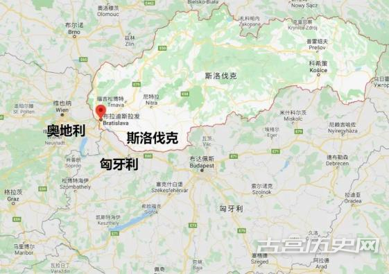 例格女装冬日的一道倩影 粉红佳人