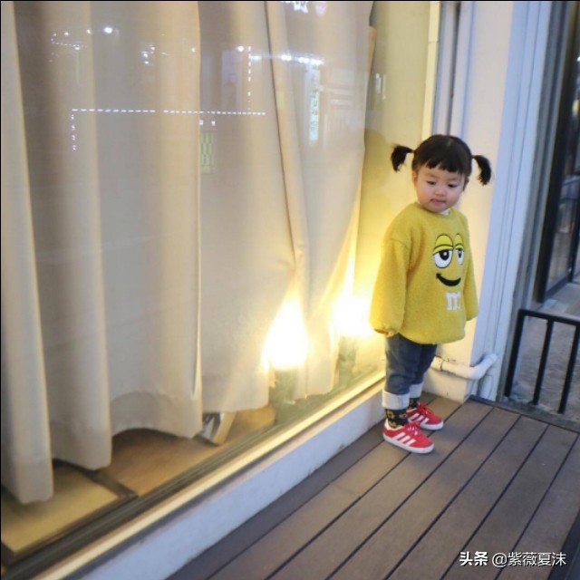 Khaite精致皮革长靴 在轻奢之间游走 柔软美好